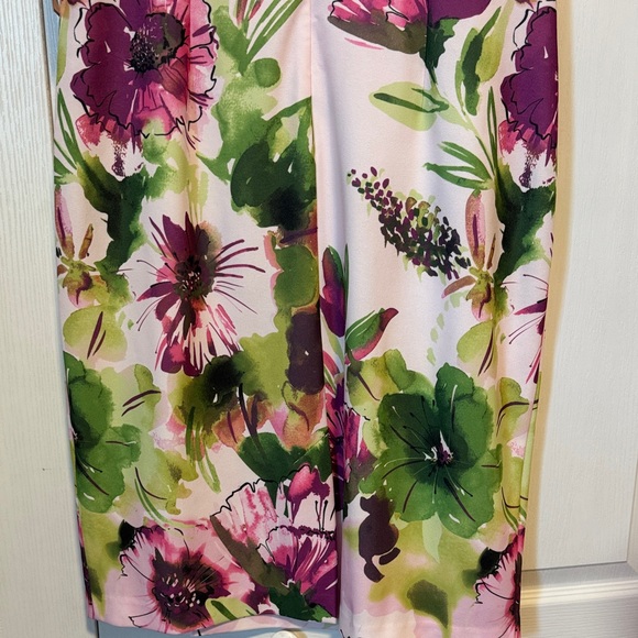 Elegant Floral Midi Dress in Pink and Green - Picture 4 of 5